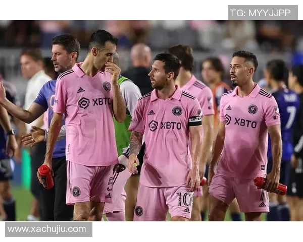 老牌足球明星重聚赛场精彩瞬间回顾视频分享