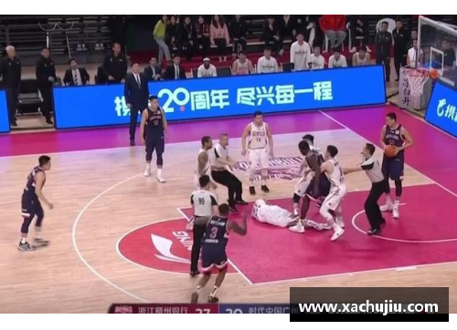 球员与裁判爆发激烈冲突，现场混乱引发赛场危机